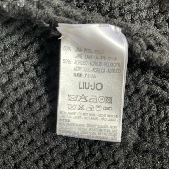 Long black Liu Jo knit with accent button - Picture 5 of 8